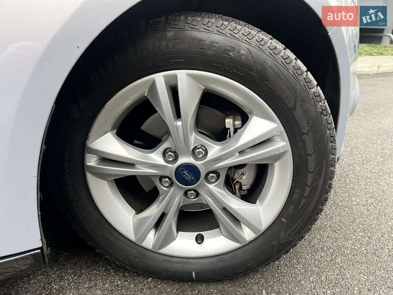 Хэтчбек Ford Focus 2014 в Чернигове