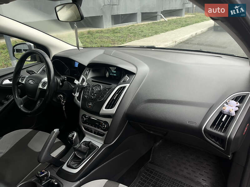 Хэтчбек Ford Focus 2014 в Чернигове