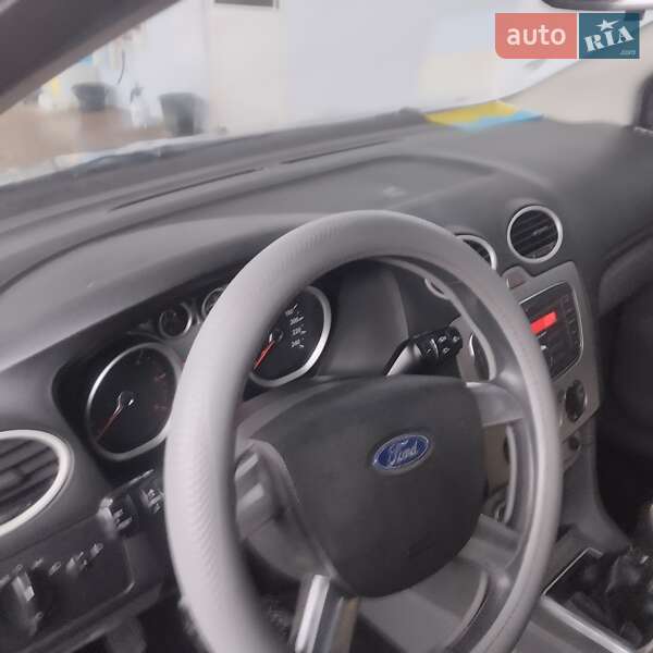 Ford Focus 2010