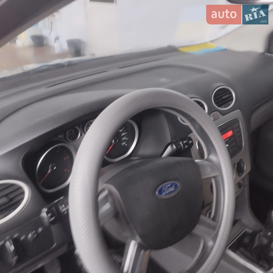 2010 Ford Focus - мініатюра 28