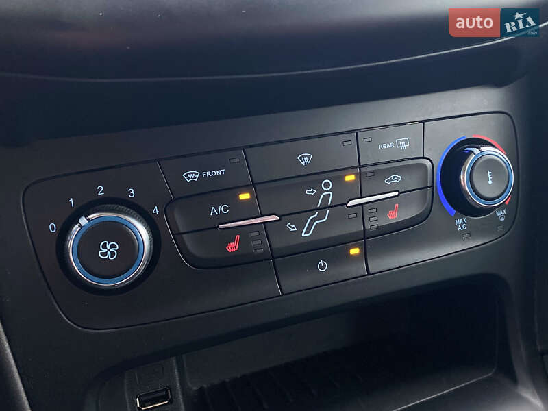 Хетчбек Ford Focus 2015 в Києві