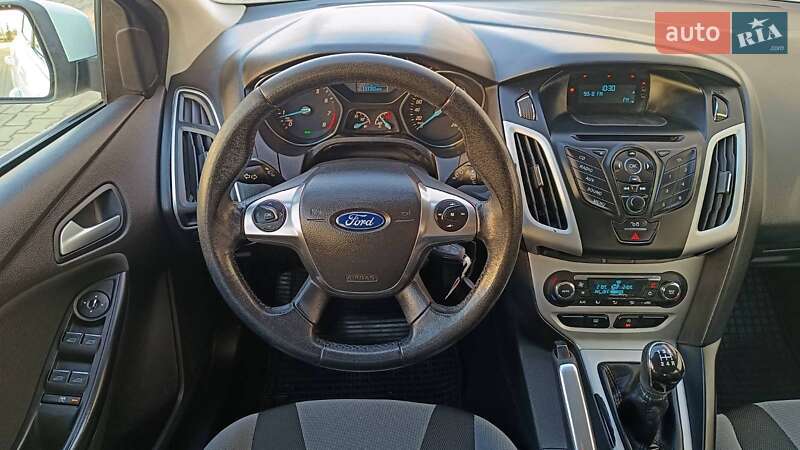 Хэтчбек Ford Focus 2013 в Киеве фото 9 Хэтчбек Ford Focus 2013 в Киеве