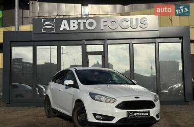 Хэтчбек Ford Focus 2015 в Киеве
