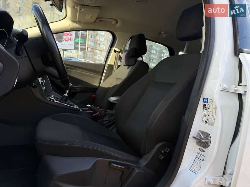 Хэтчбек Ford Focus 2015 в Киеве фото 9 Хэтчбек Ford Focus 2015 в Киеве