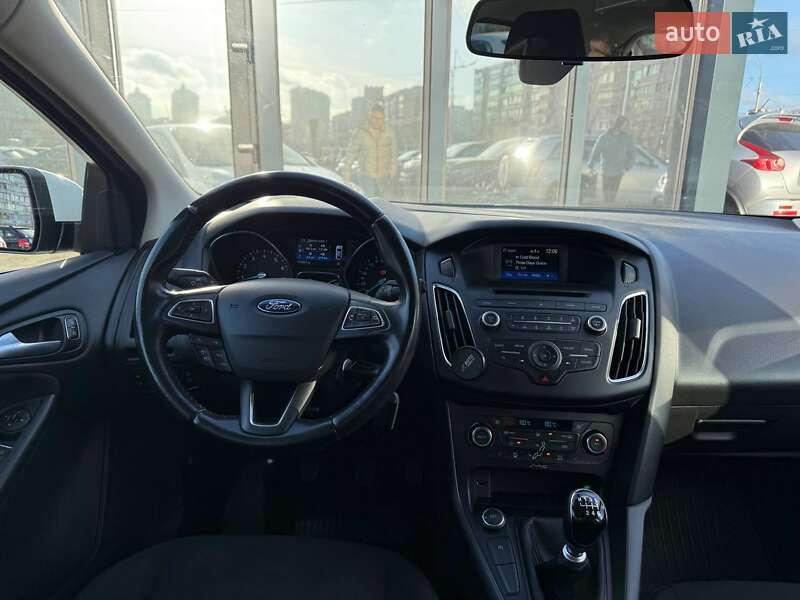 Хэтчбек Ford Focus 2015 в Киеве фото 14 Хэтчбек Ford Focus 2015 в Киеве