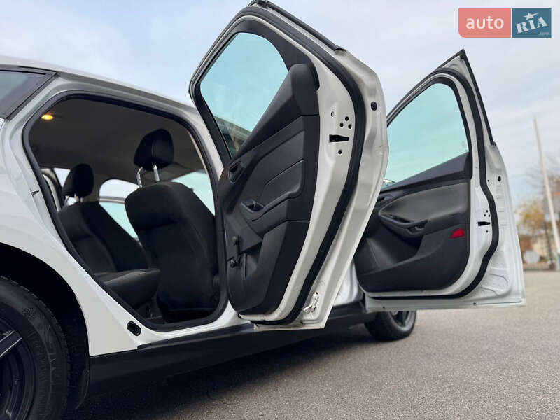 Седан Ford Focus 2014 в Киеве