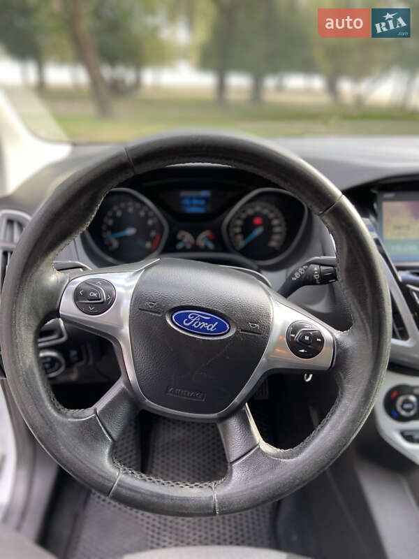 Хэтчбек Ford Focus 2013 в Кременчуге фото 13 Хэтчбек Ford Focus 2013 в Кременчуге