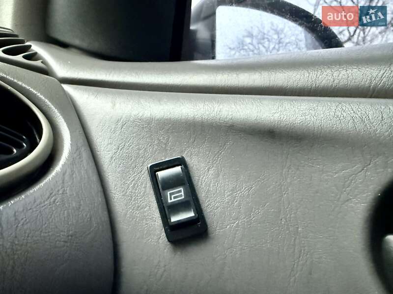 Седан Ford Focus 2001 в Одессе