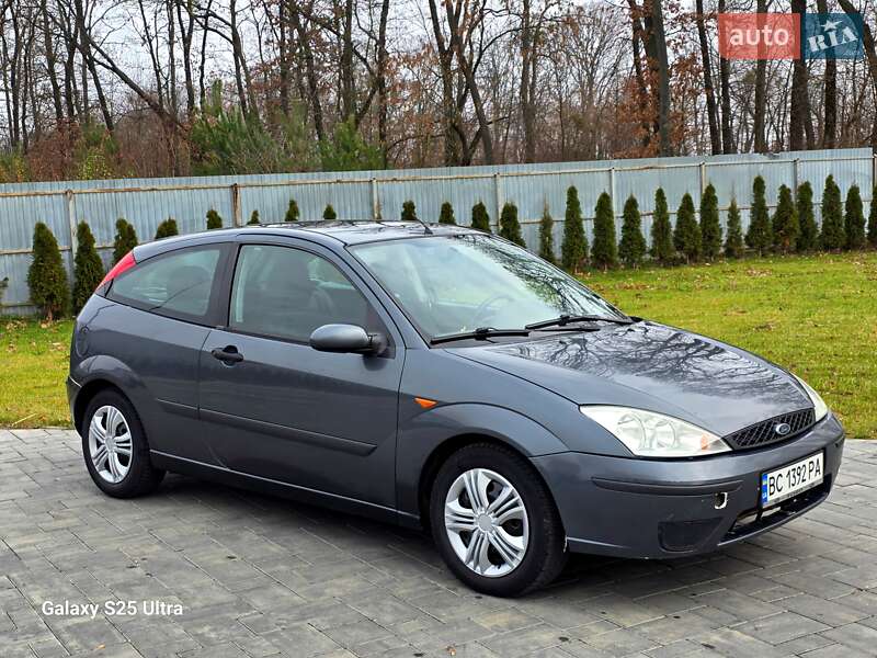 Хэтчбек Ford Focus 2002 в Луцке