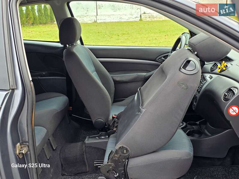 Хэтчбек Ford Focus 2002 в Луцке