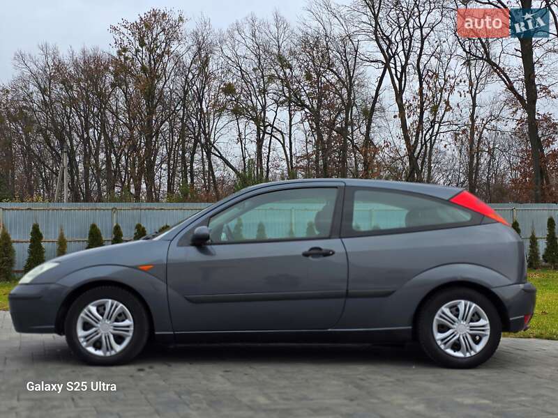 Хэтчбек Ford Focus 2002 в Луцке