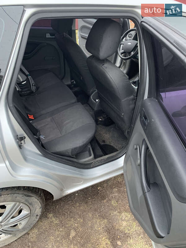 Универсал Ford Focus 2005 в Ромнах фото 10 Универсал Ford Focus 2005 в Ромнах