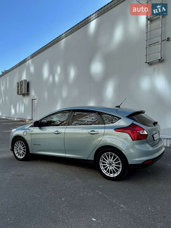 Хэтчбек Ford Focus 2013 в Киеве фото 4 Хэтчбек Ford Focus 2013 в Киеве