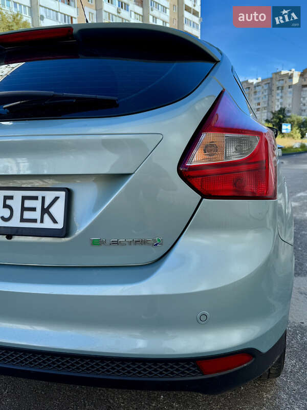 Хэтчбек Ford Focus 2013 в Киеве фото 8 Хэтчбек Ford Focus 2013 в Киеве