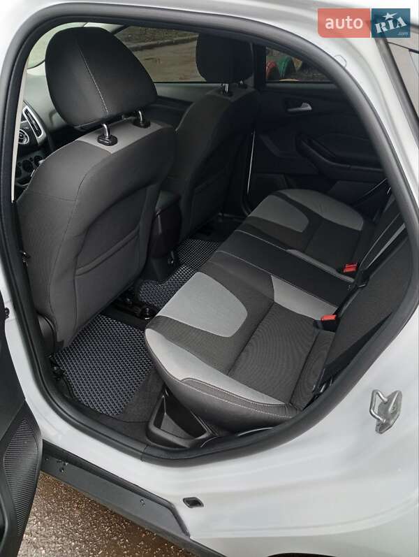 Седан Ford Focus 2014 в Лозовой