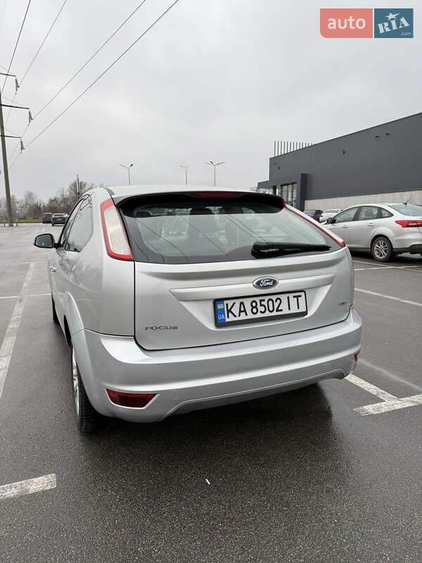 Хэтчбек Ford Focus 2010 в Ирпене