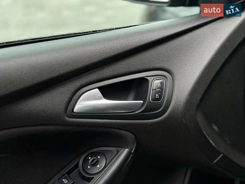 Хэтчбек Ford Focus 2016 в Киеве фото 20 Хэтчбек Ford Focus 2016 в Киеве