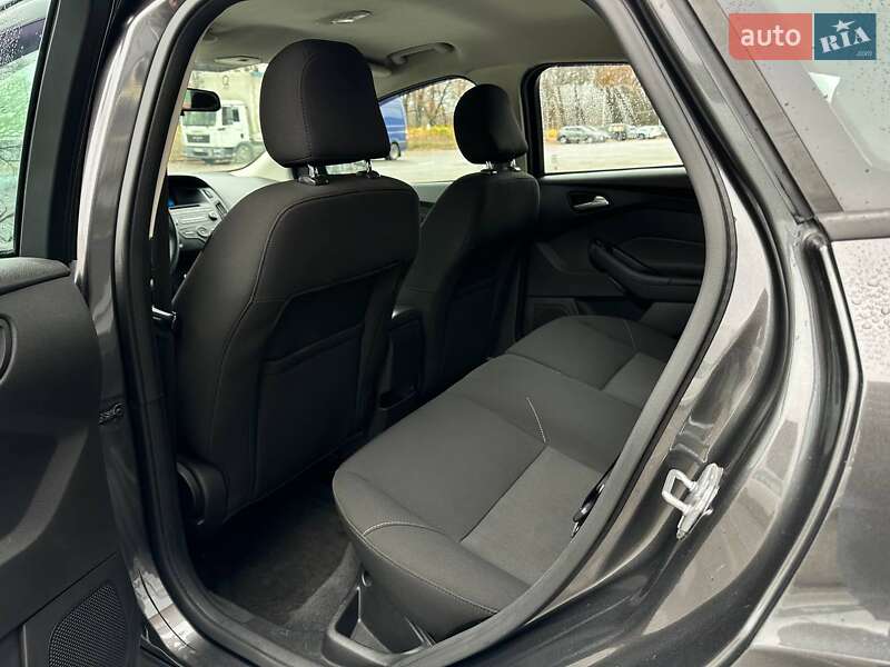 Хэтчбек Ford Focus 2016 в Киеве фото 25 Хэтчбек Ford Focus 2016 в Киеве