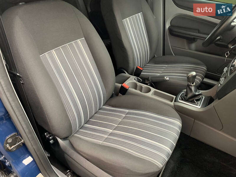 Хэтчбек Ford Focus 2010 в Хмельницком фото 34 Хэтчбек Ford Focus 2010 в Хмельницком
