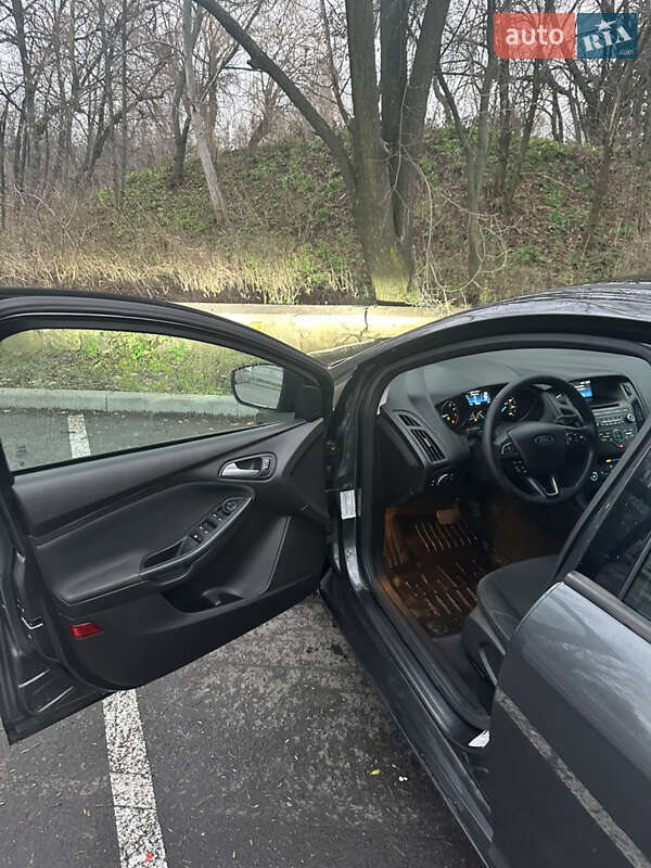 Седан Ford Focus 2016 в Черкассах фото 2 Седан Ford Focus 2016 в Черкассах