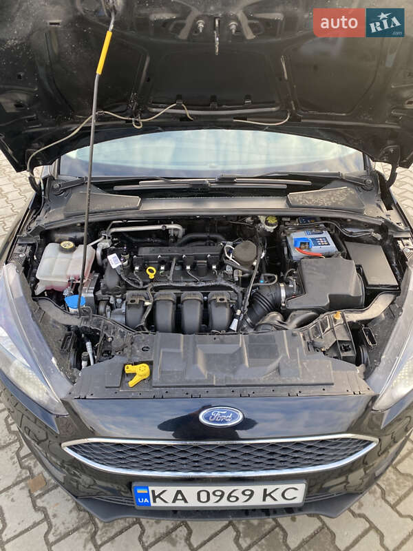 Седан Ford Focus 2015 в Сарнах