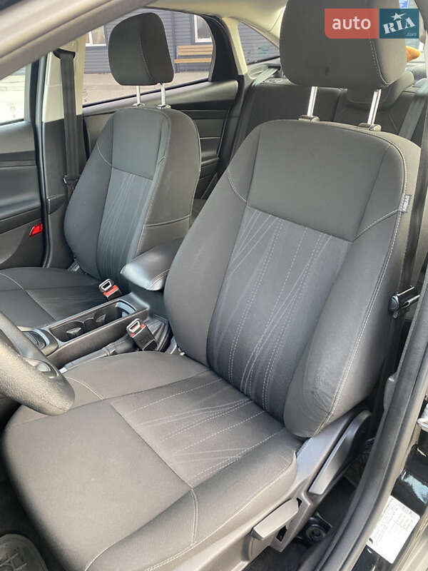 Седан Ford Focus 2015 в Сарнах