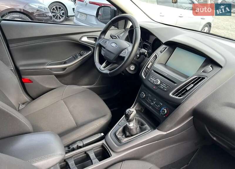 Универсал Ford Focus 2015 в Смолином фото 7 Универсал Ford Focus 2015 в Смолином