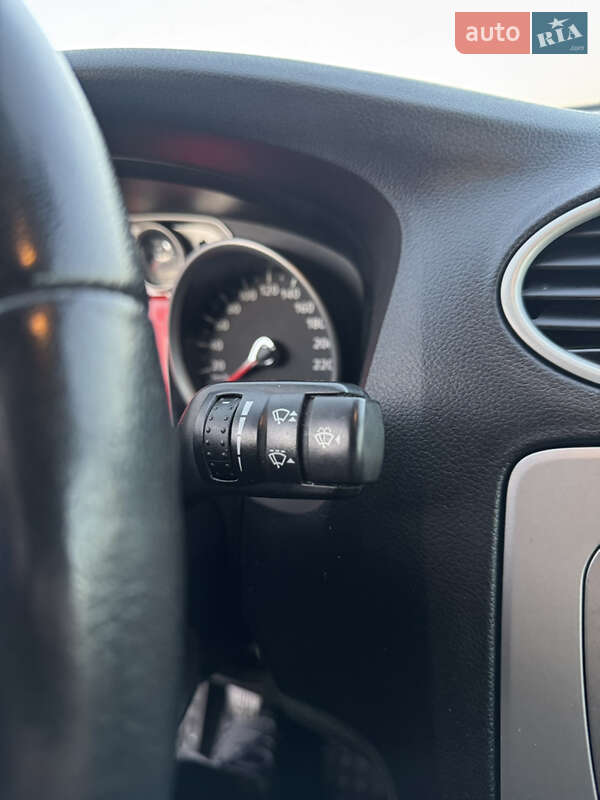 Универсал Ford Focus 2008 в Нововолынске