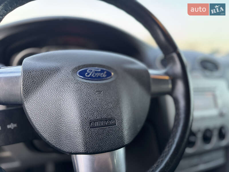Универсал Ford Focus 2008 в Нововолынске