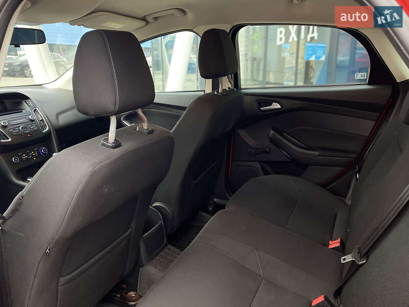Хэтчбек Ford Focus 2015 в Киеве