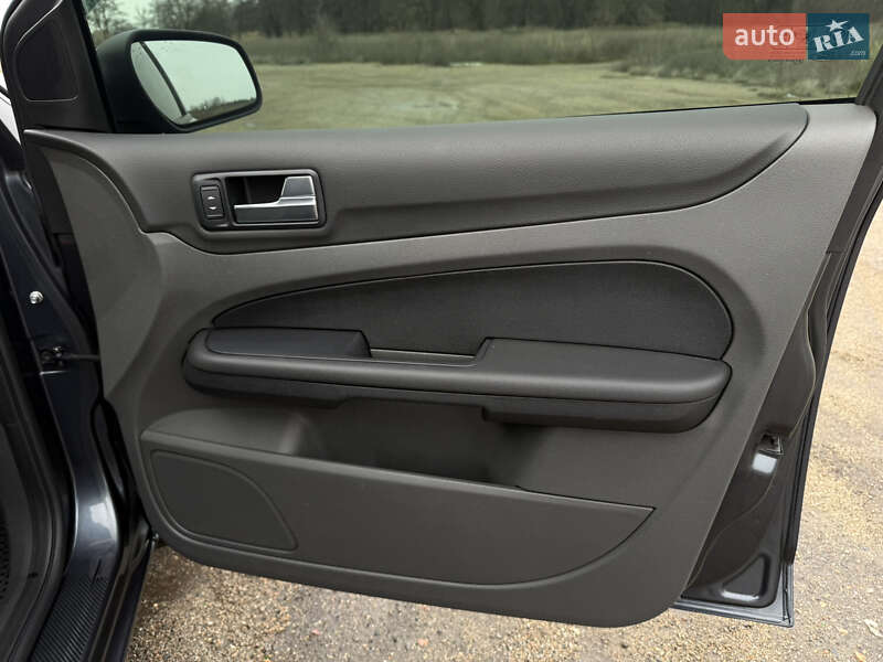 Хэтчбек Ford Focus 2005 в Кропивницком