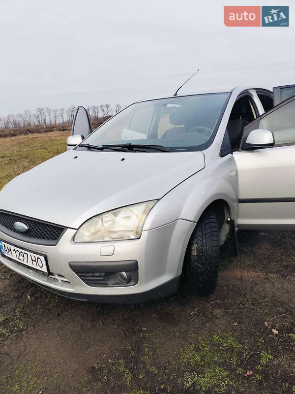 Хэтчбек Ford Focus 2006 в Радомышле фото 2 Хэтчбек Ford Focus 2006 в Радомышле