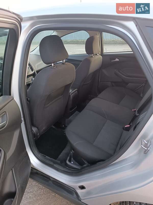 Хэтчбек Ford Focus 2015 в Подволочиске