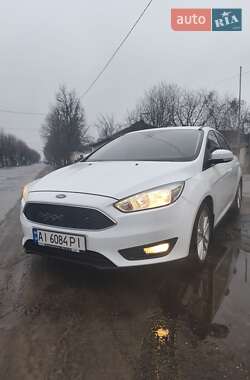 Хэтчбек Ford Focus 2017 в Глухове