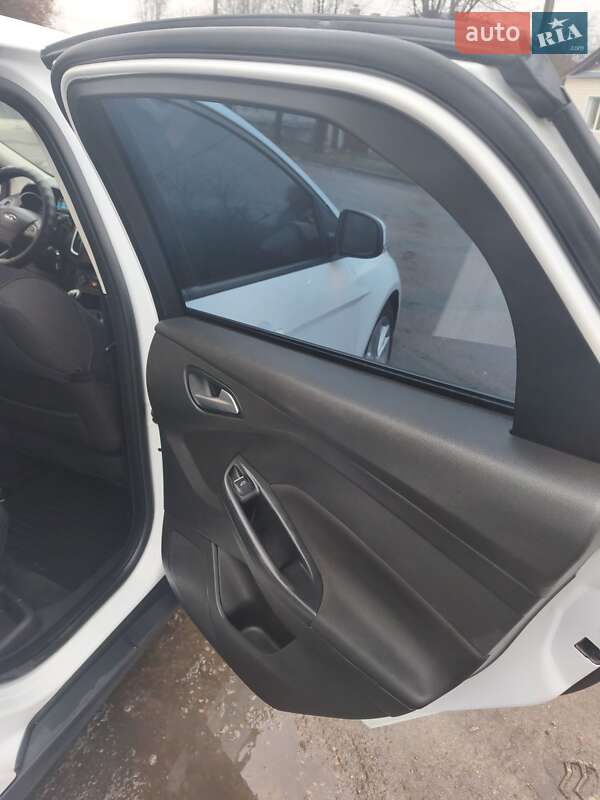 Хэтчбек Ford Focus 2017 в Глухове фото 12 Хэтчбек Ford Focus 2017 в Глухове
