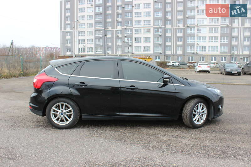 Хэтчбек Ford Focus 2014 в Киеве