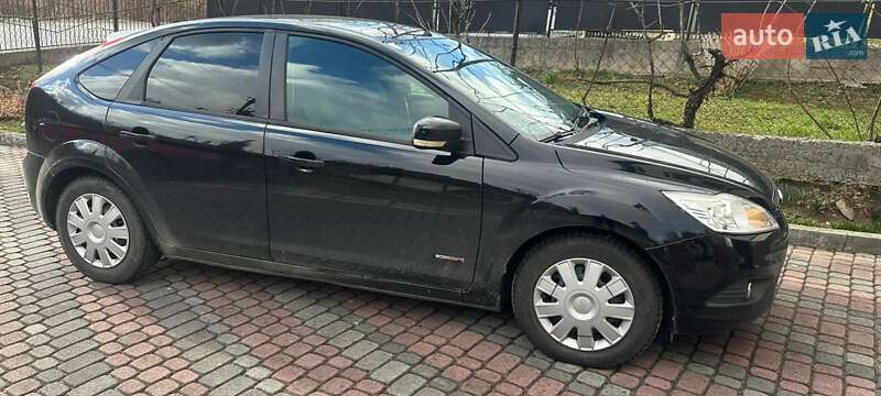 Хетчбек Ford Focus 2010 в Сваляві