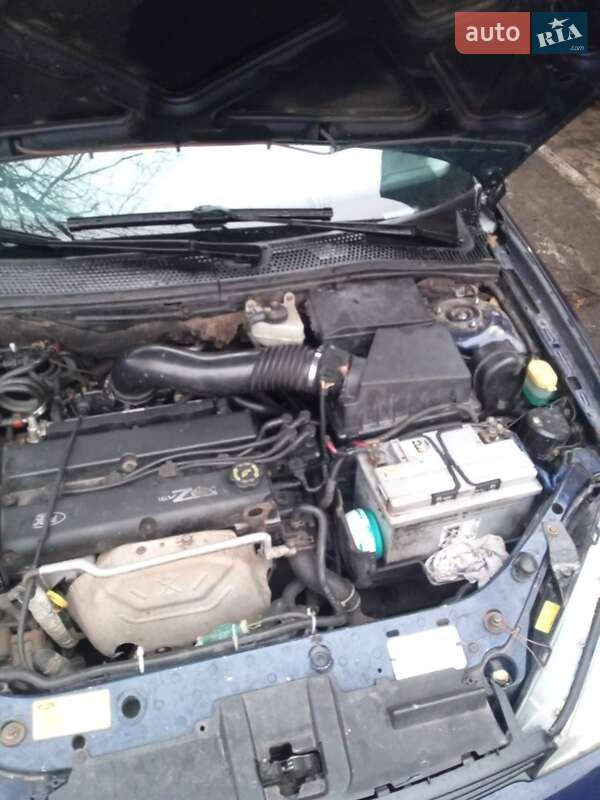 Седан Ford Focus 2000 в Знаменке