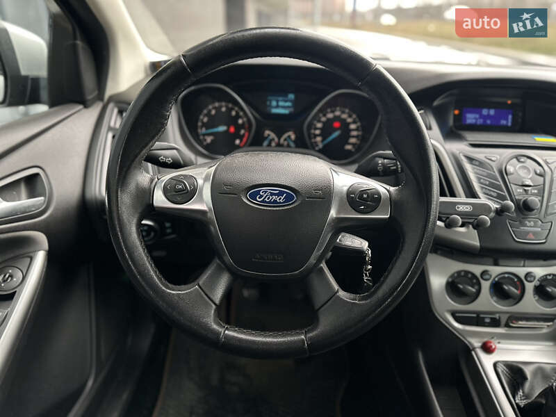 Хэтчбек Ford Focus 2012 в Киеве