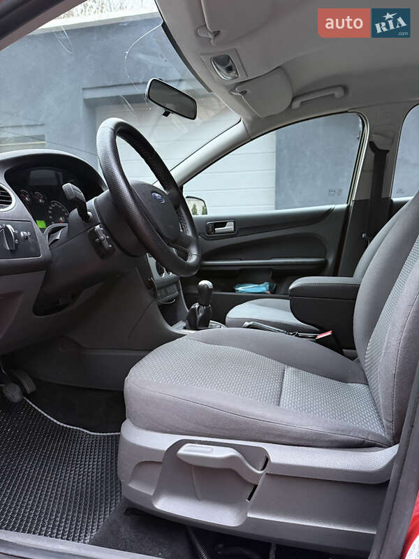 Хэтчбек Ford Focus 2004 в Кременчуге