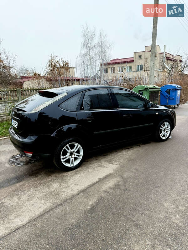 Хэтчбек Ford Focus 2006 в Киеве