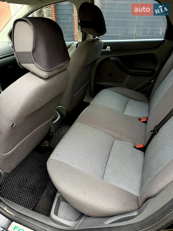 Хэтчбек Ford Focus 2006 в Киеве