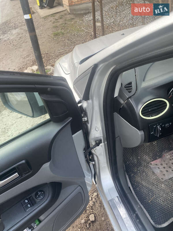 Хэтчбек Ford Focus 2008 в Бродах