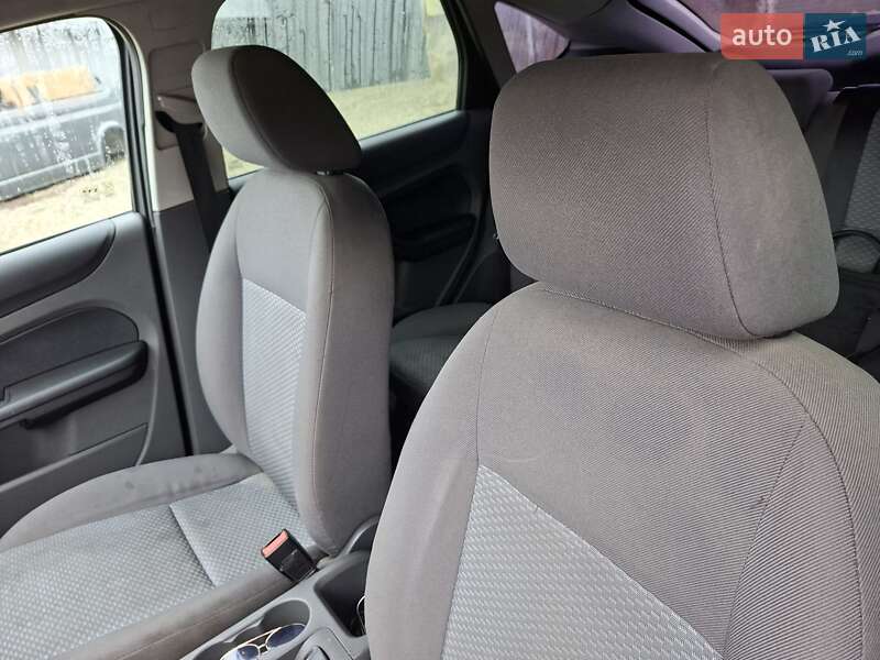 Хэтчбек Ford Focus 2007 в Вашковцах