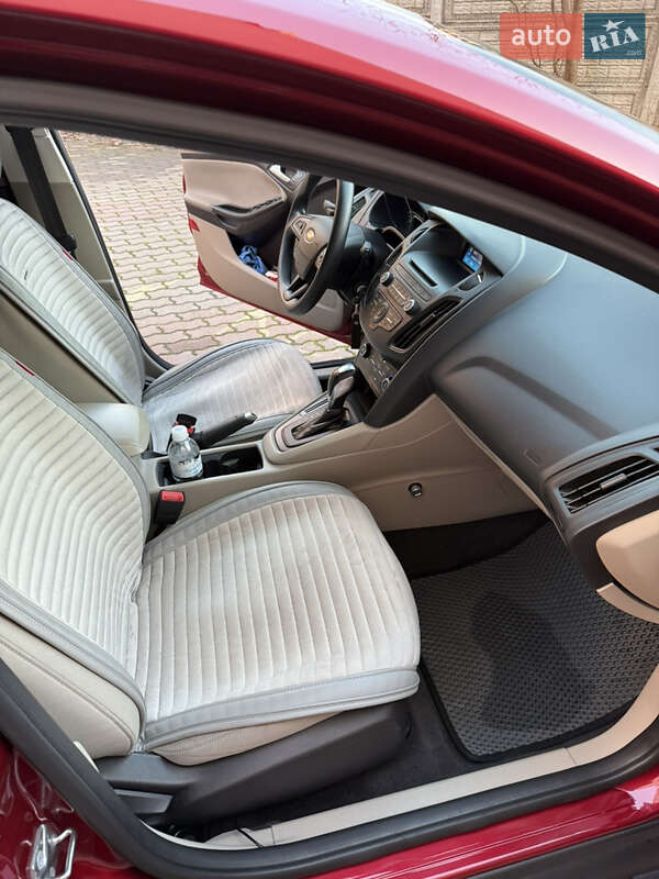 Хэтчбек Ford Focus 2015 в Ивано-Франковске