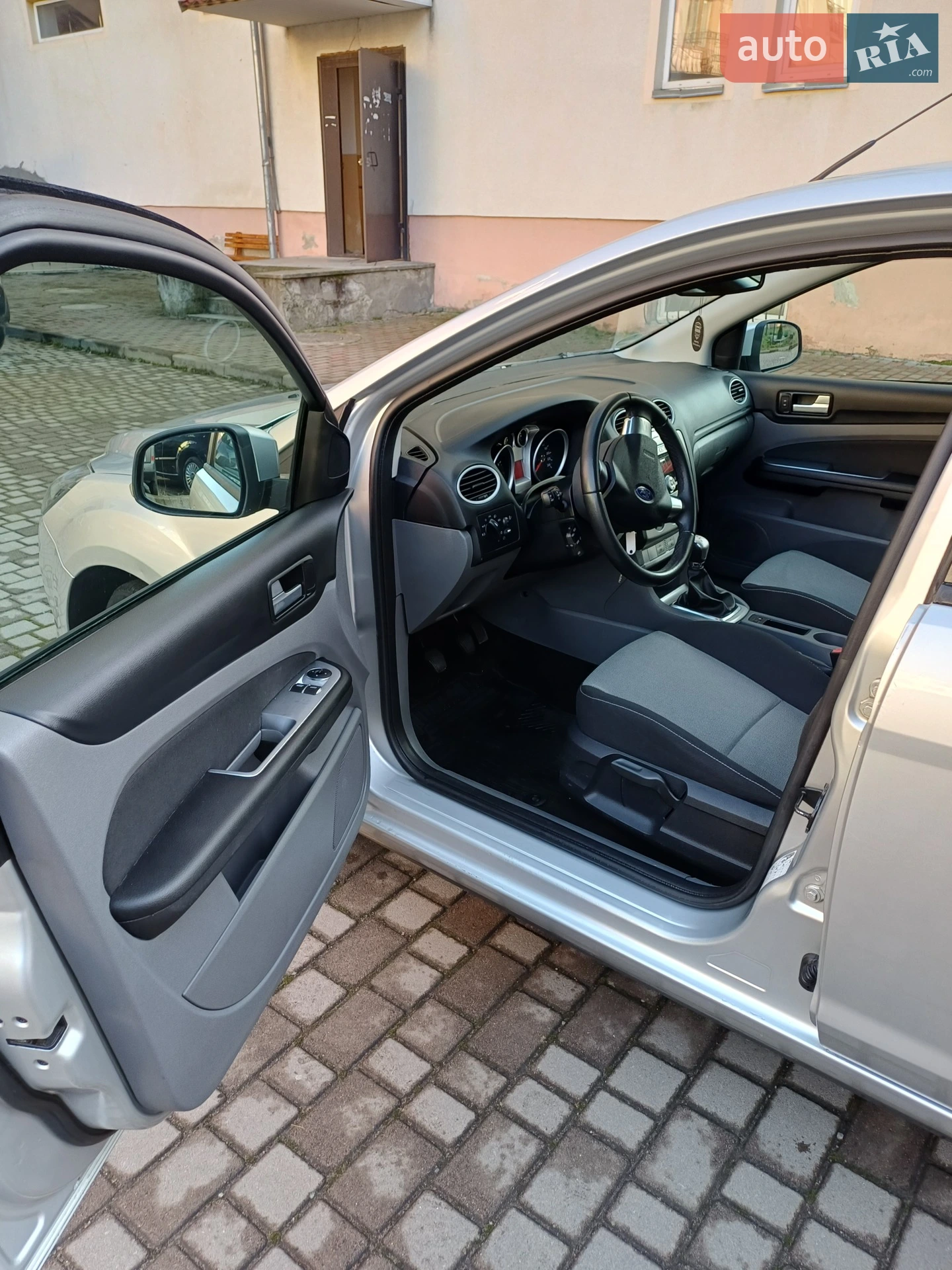 2010 Ford Focus - мініатюра 5