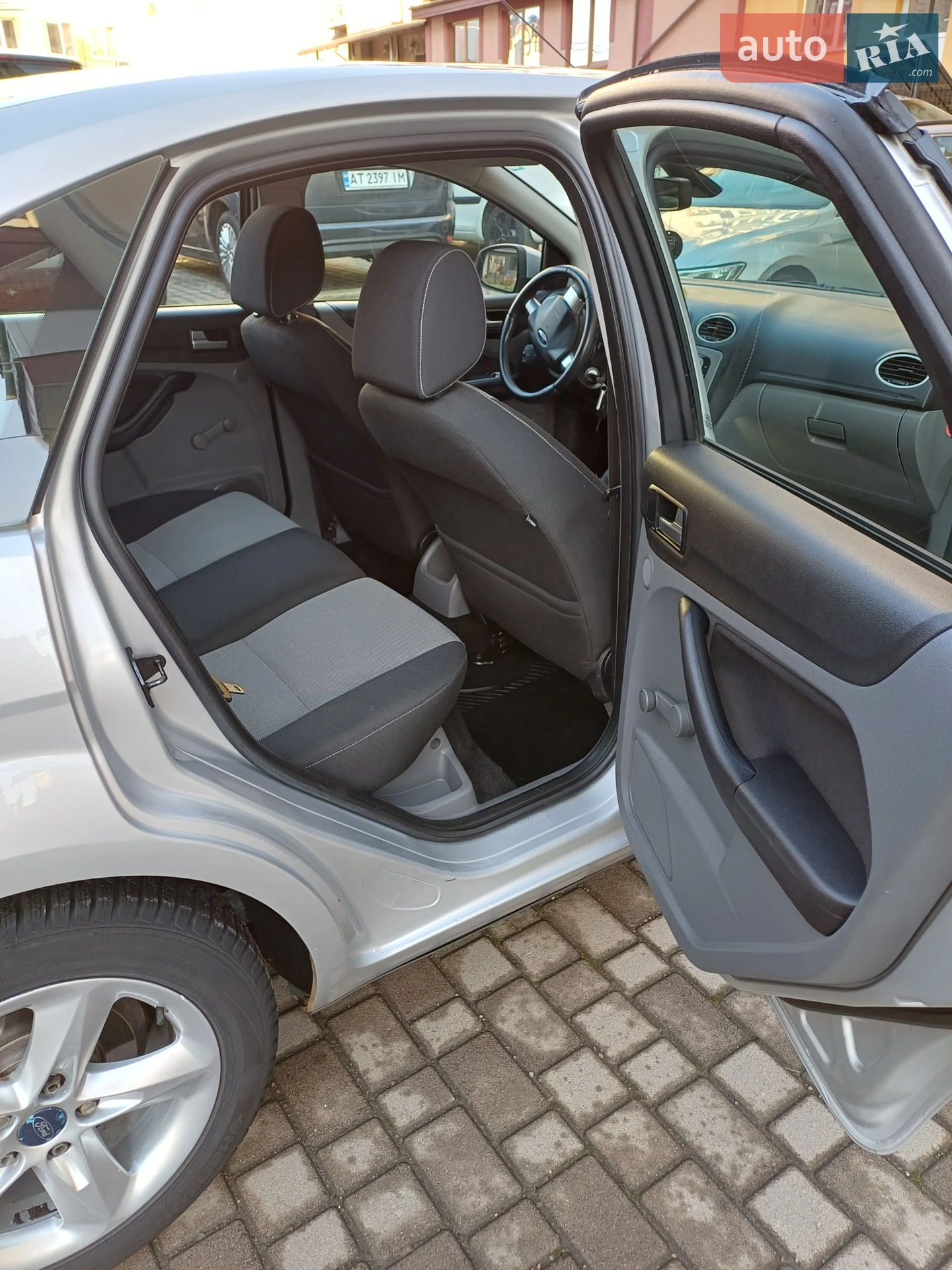 2010 Ford Focus - мініатюра 8