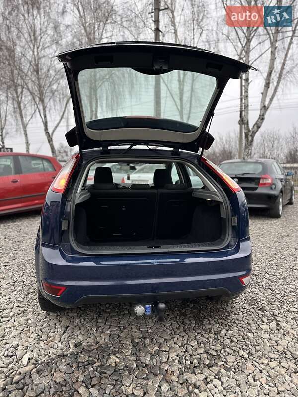 Хэтчбек Ford Focus 2010 в Смеле