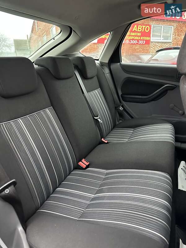 Хэтчбек Ford Focus 2010 в Смеле