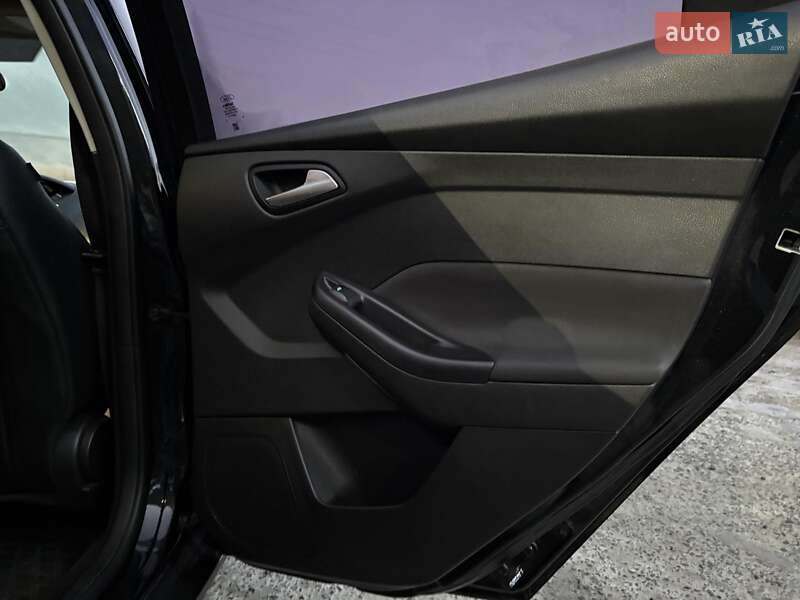 Седан Ford Focus 2015 в Львове